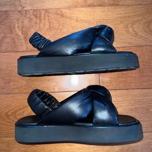 Miu Miu Black Platform Knot Strap Sandals - Picture 2 of 6